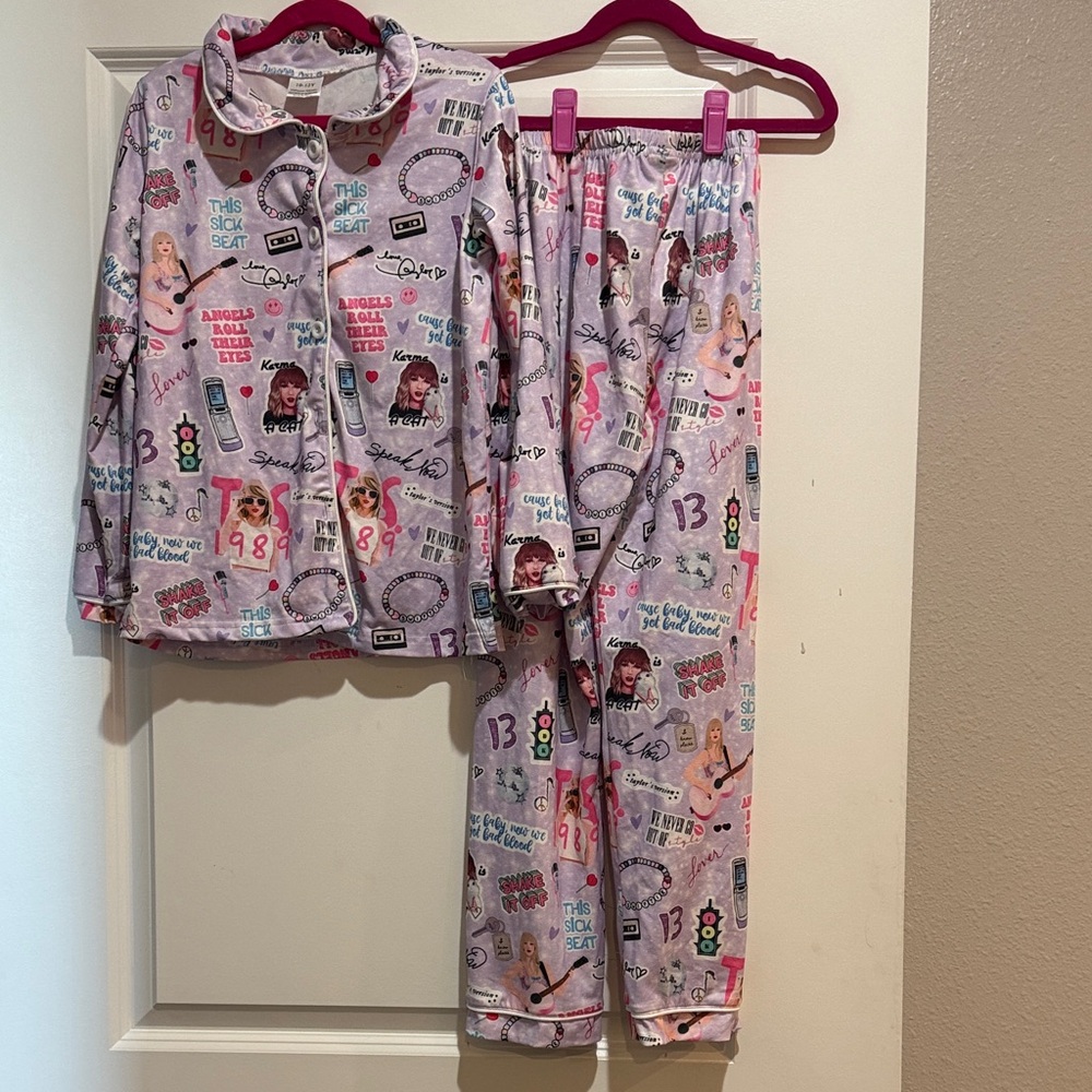 Girls' Taylor Swift Pajama Set